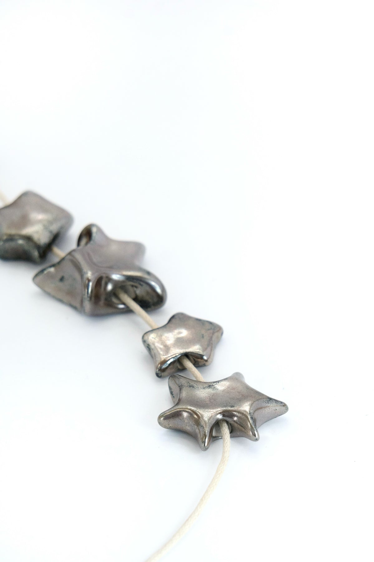 Charm din ceramică – Stea Gri metalic | Ecluze Studio