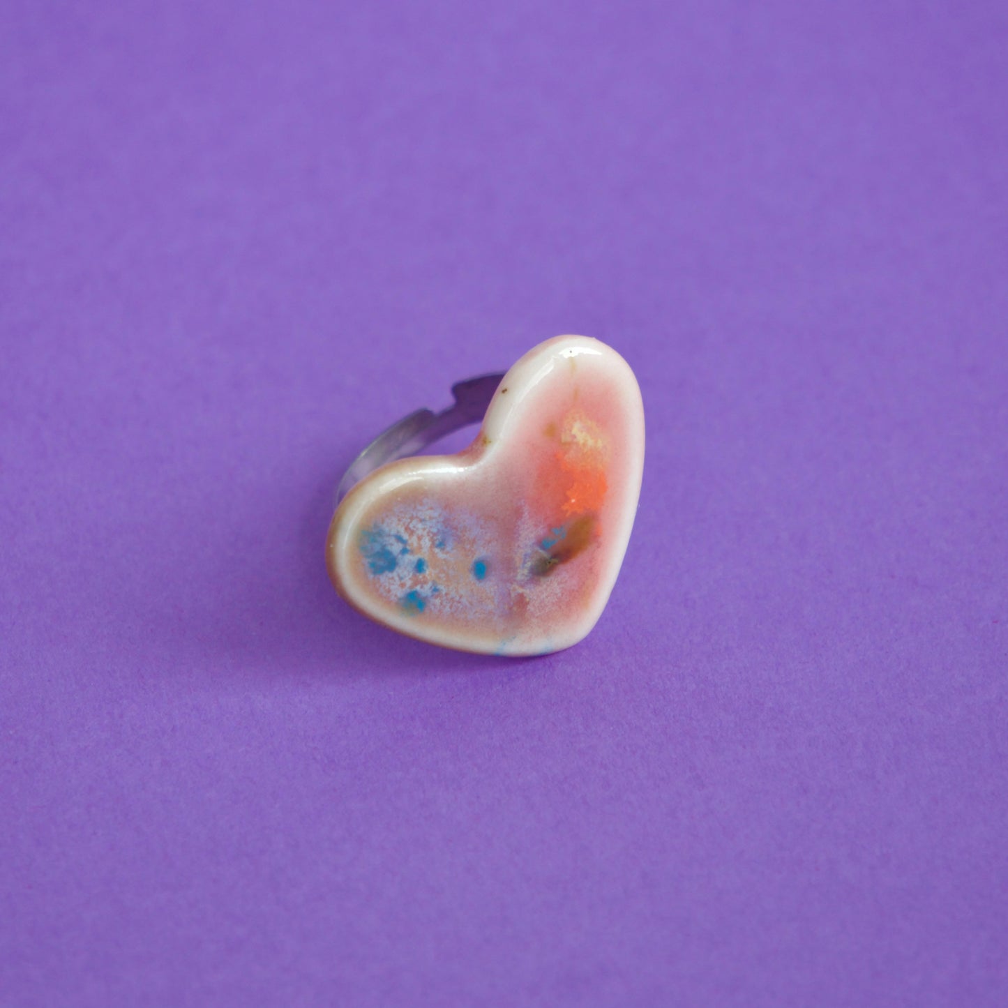 Inel din porțelan handmade – Inimă Pastelată | Ecluze Studio