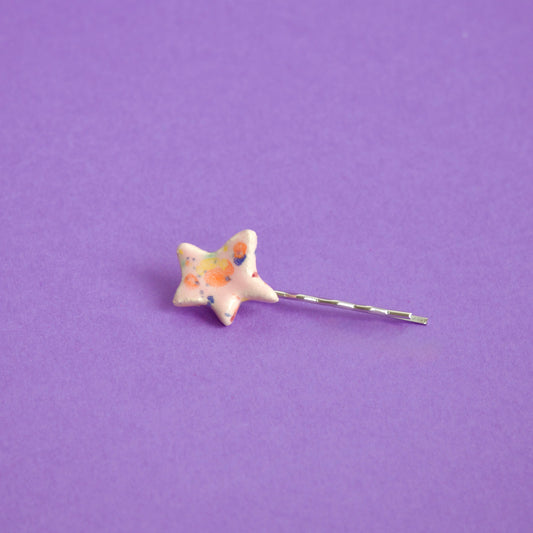 Agrafă de păr handmade stea în nuanțe pastel – accesoriu Ecluze Studio.