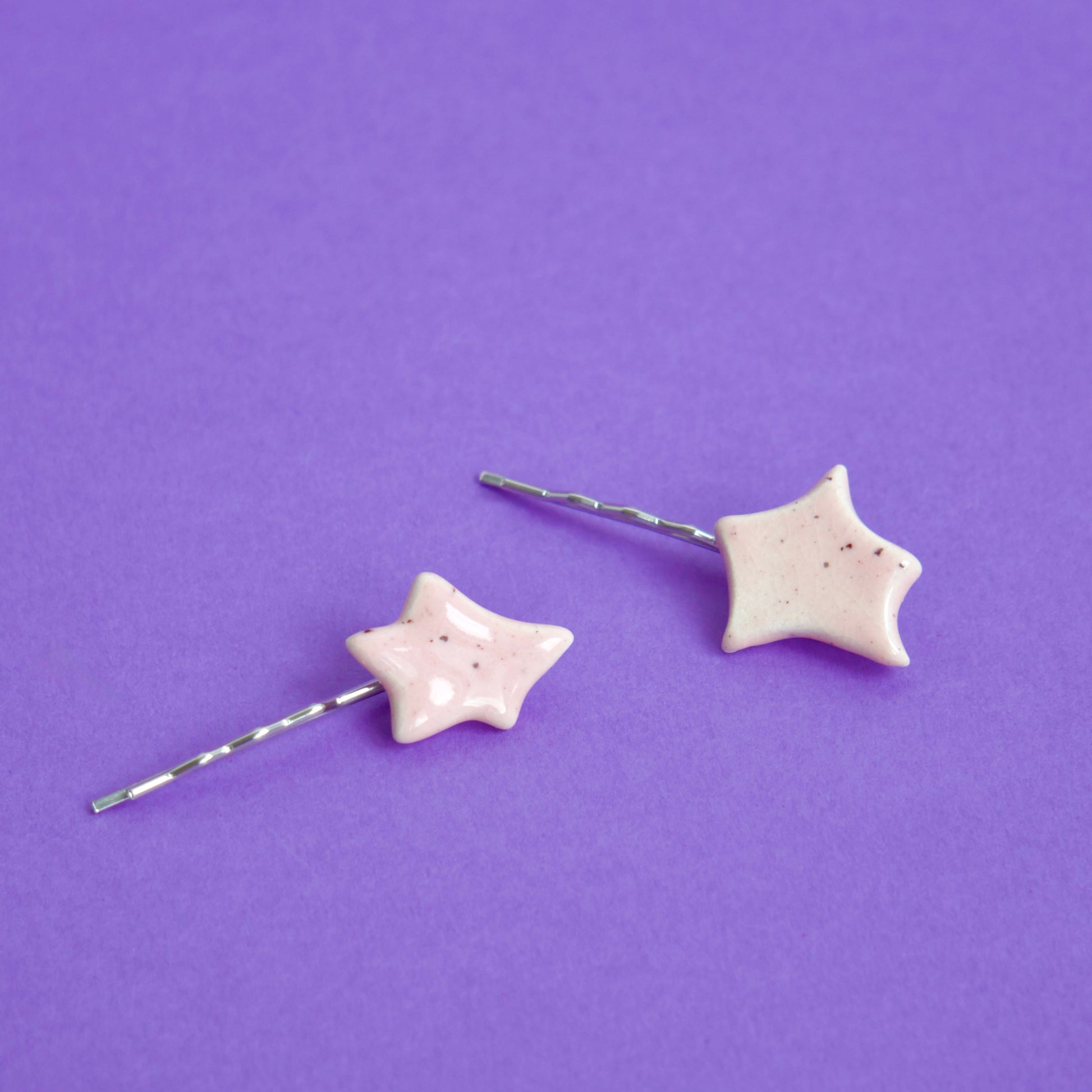 2 clame de par din ceramica montate pe suport metalic -accesorii ecluze studio.