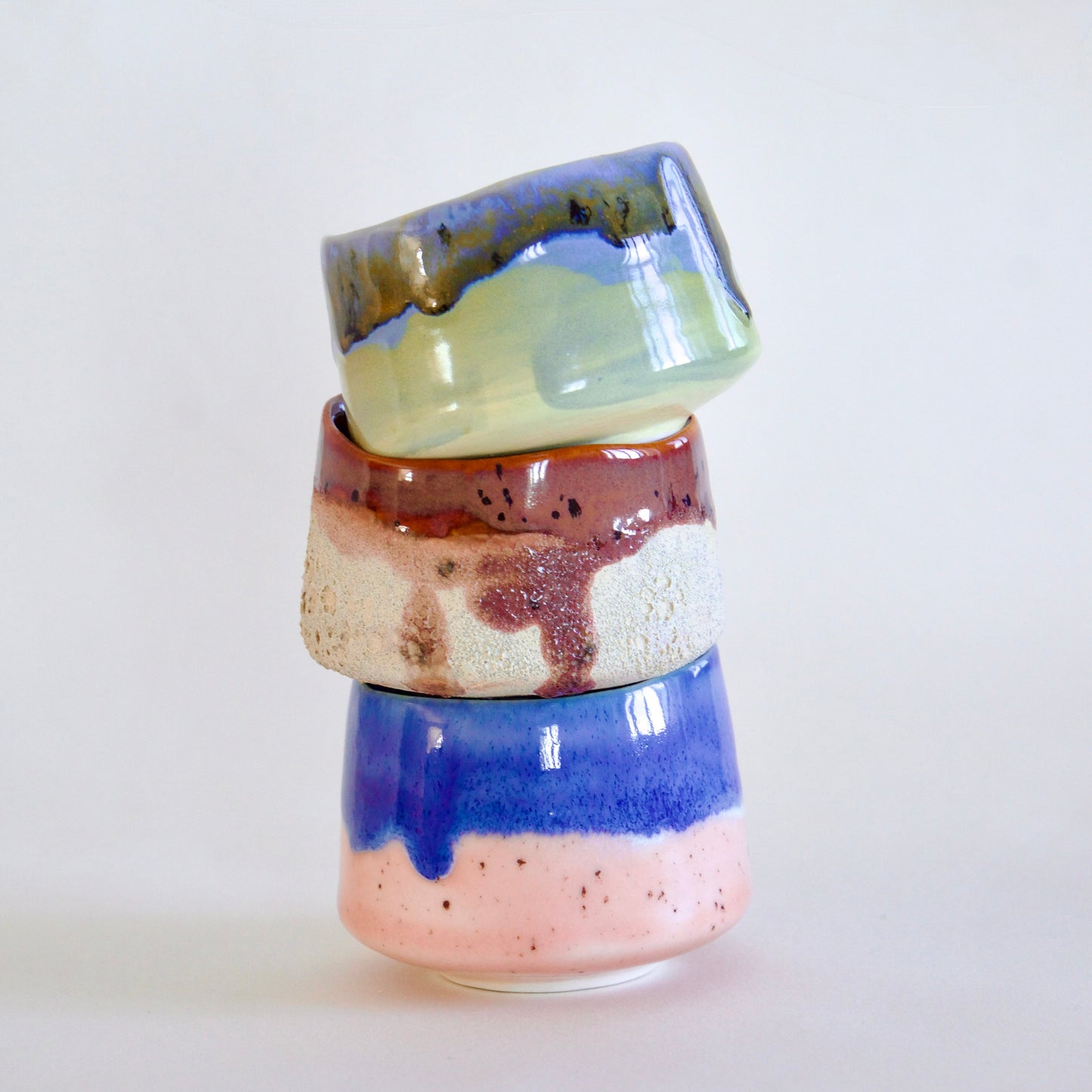 Set căni espresso semi-porțelan în nuanțe pastelate – albastru cobalt, verde salvie, terracotta și roz pudrat – Ecluze Studio