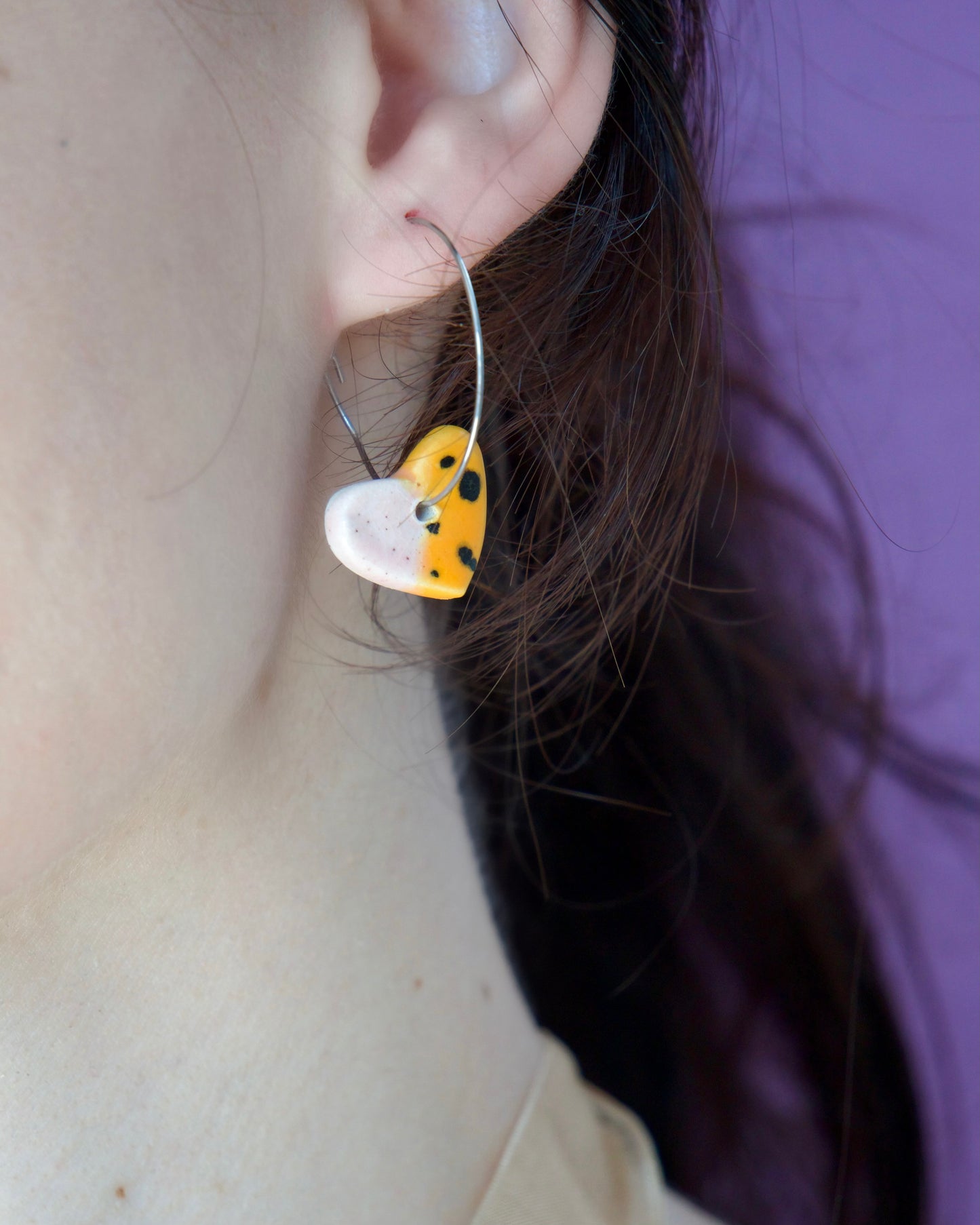 Cercei inimioare oranj din ceramică | Ecluze Studio