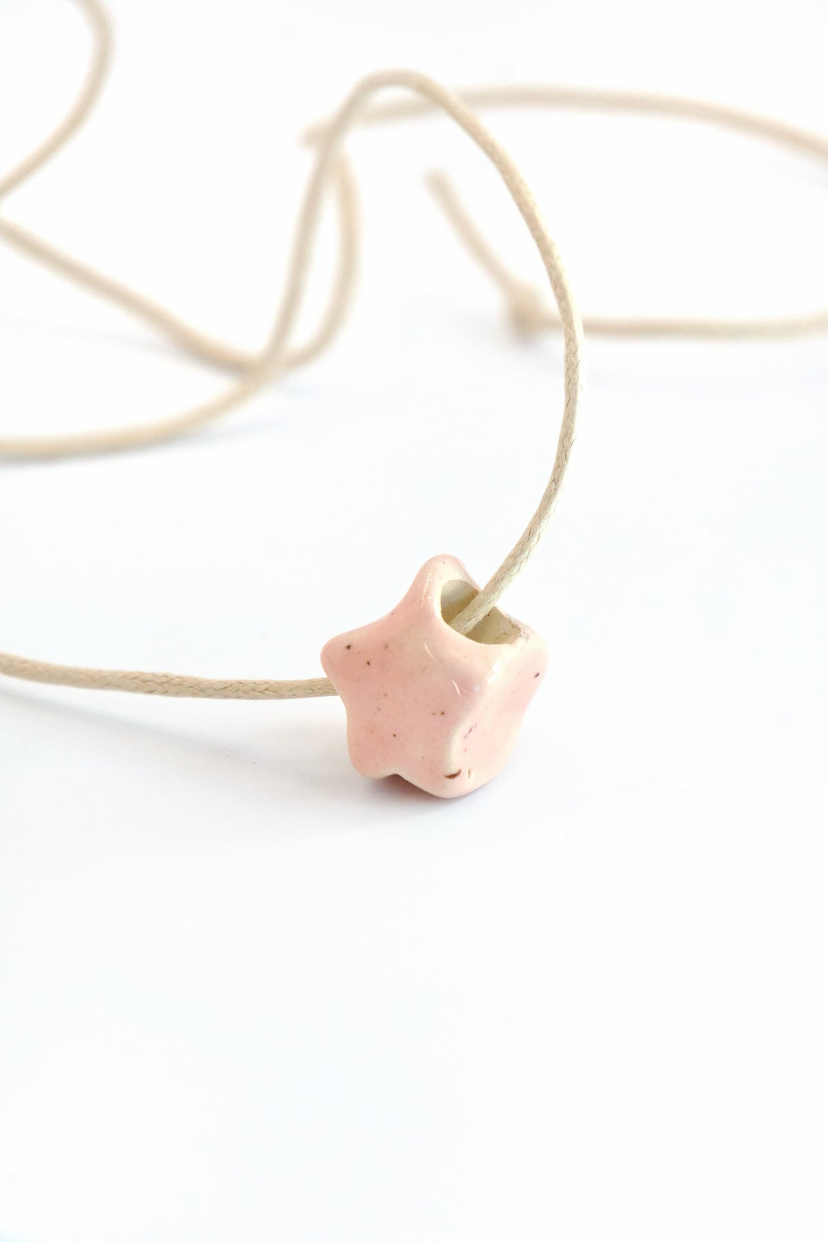 Charm din ceramică – Stea rose | Ecluze Studio