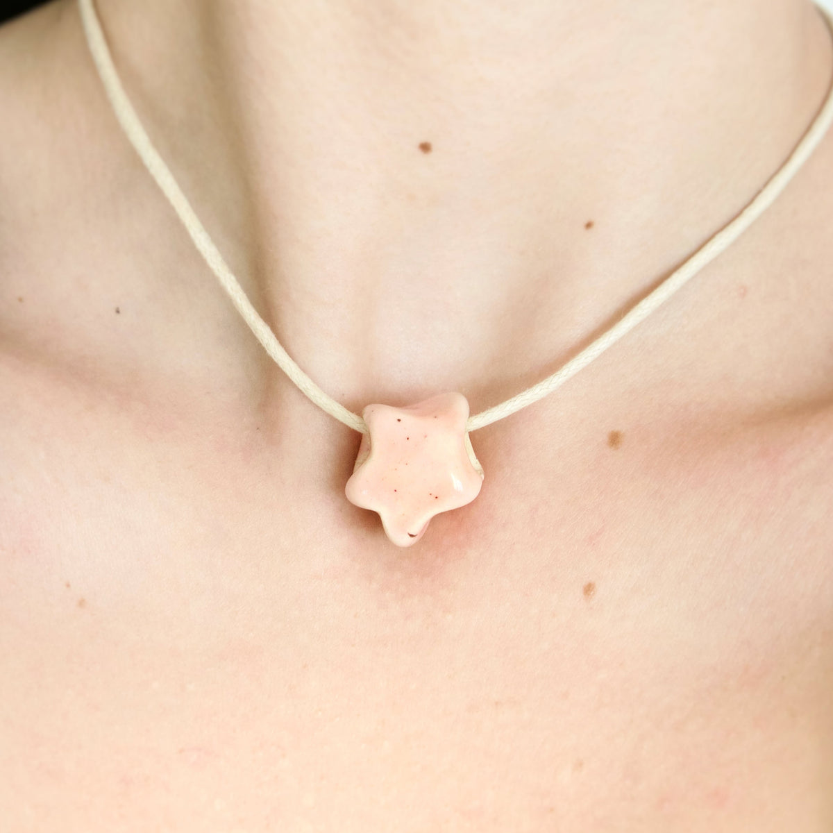 Charm din ceramică – Stea rose | Ecluze Studio