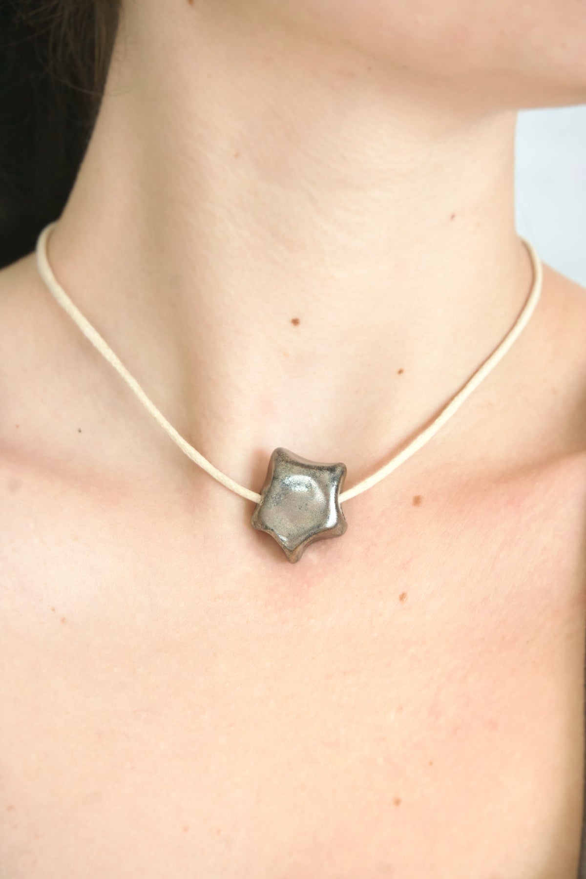 Charm din ceramică – Stea Gri metalic | Ecluze Studio