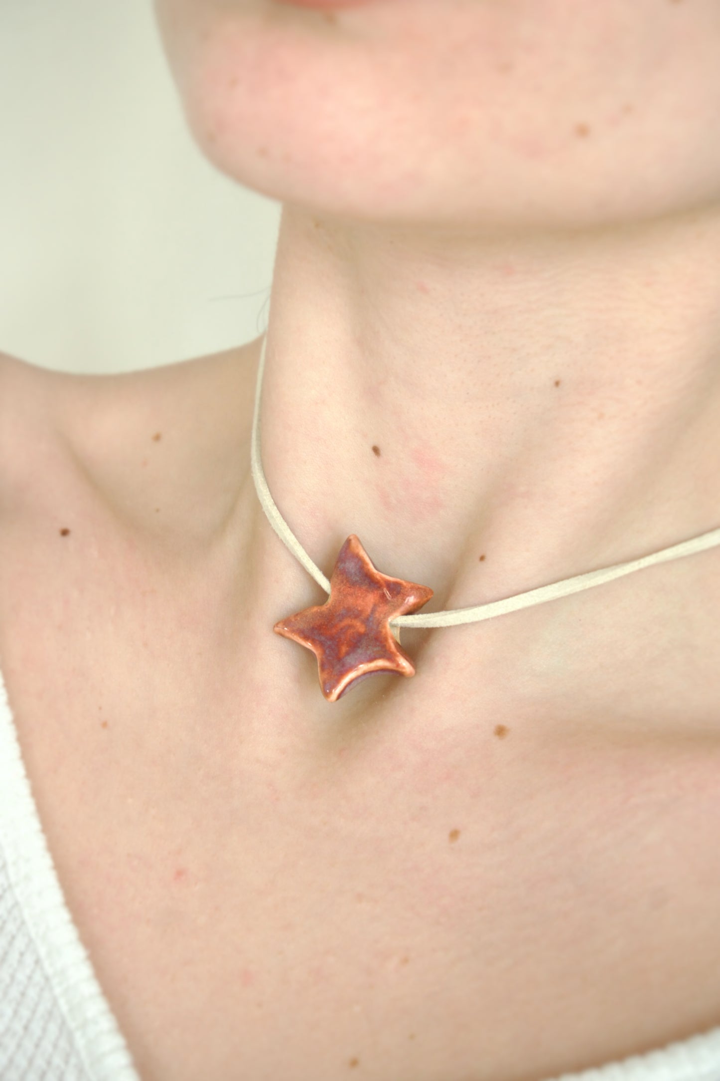 Charm din ceramică – Stea Burgundy & Bronze | Ecluze Studio