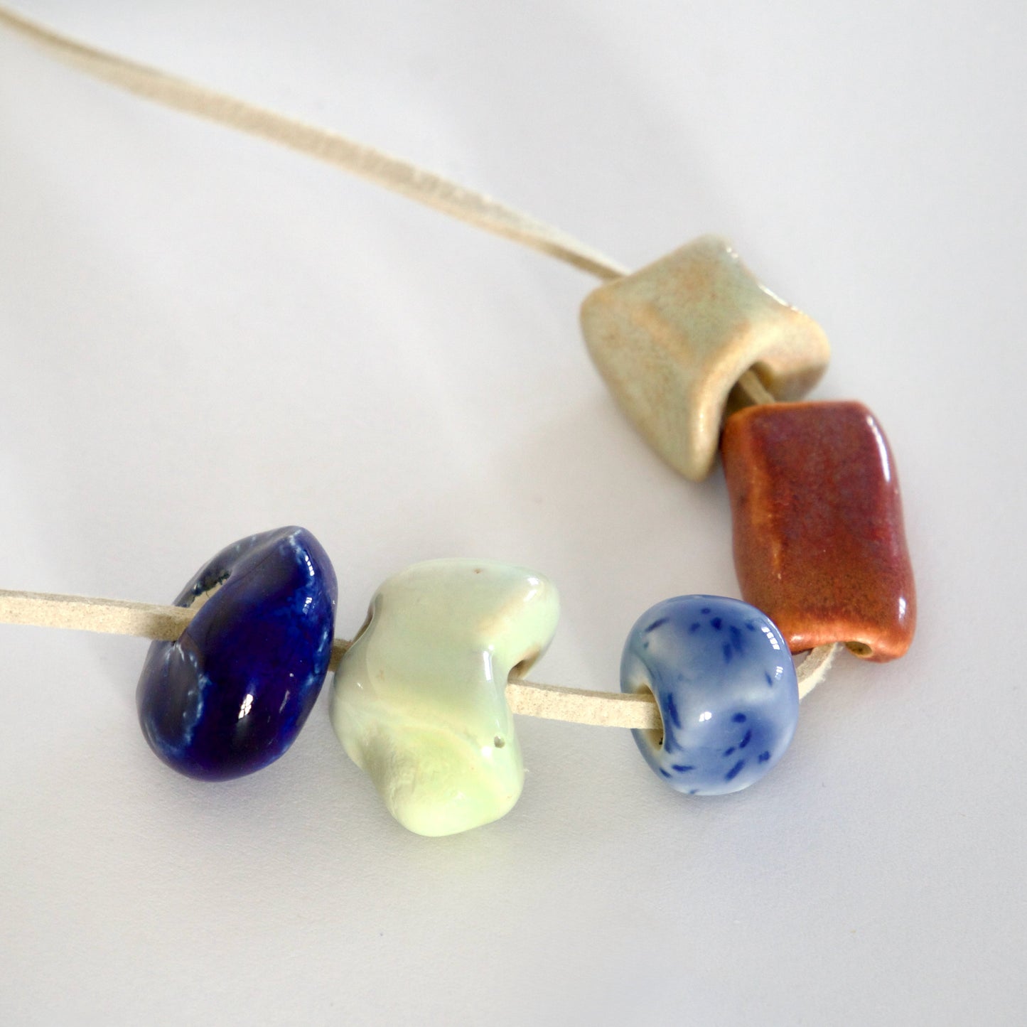 Colier cu mărgele din ceramică | Ecluze Studio