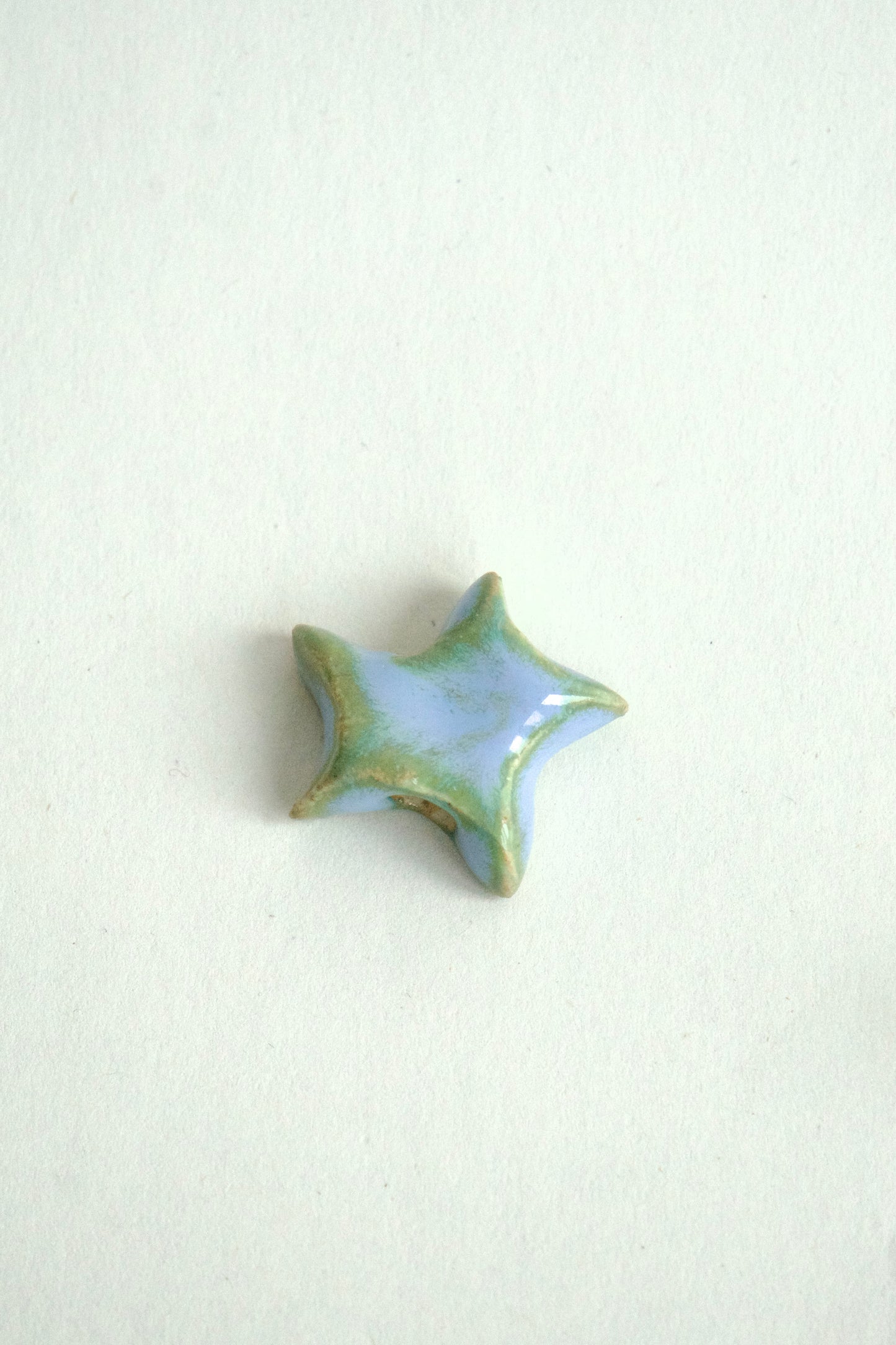 Charm ceramic stea handmade albastru