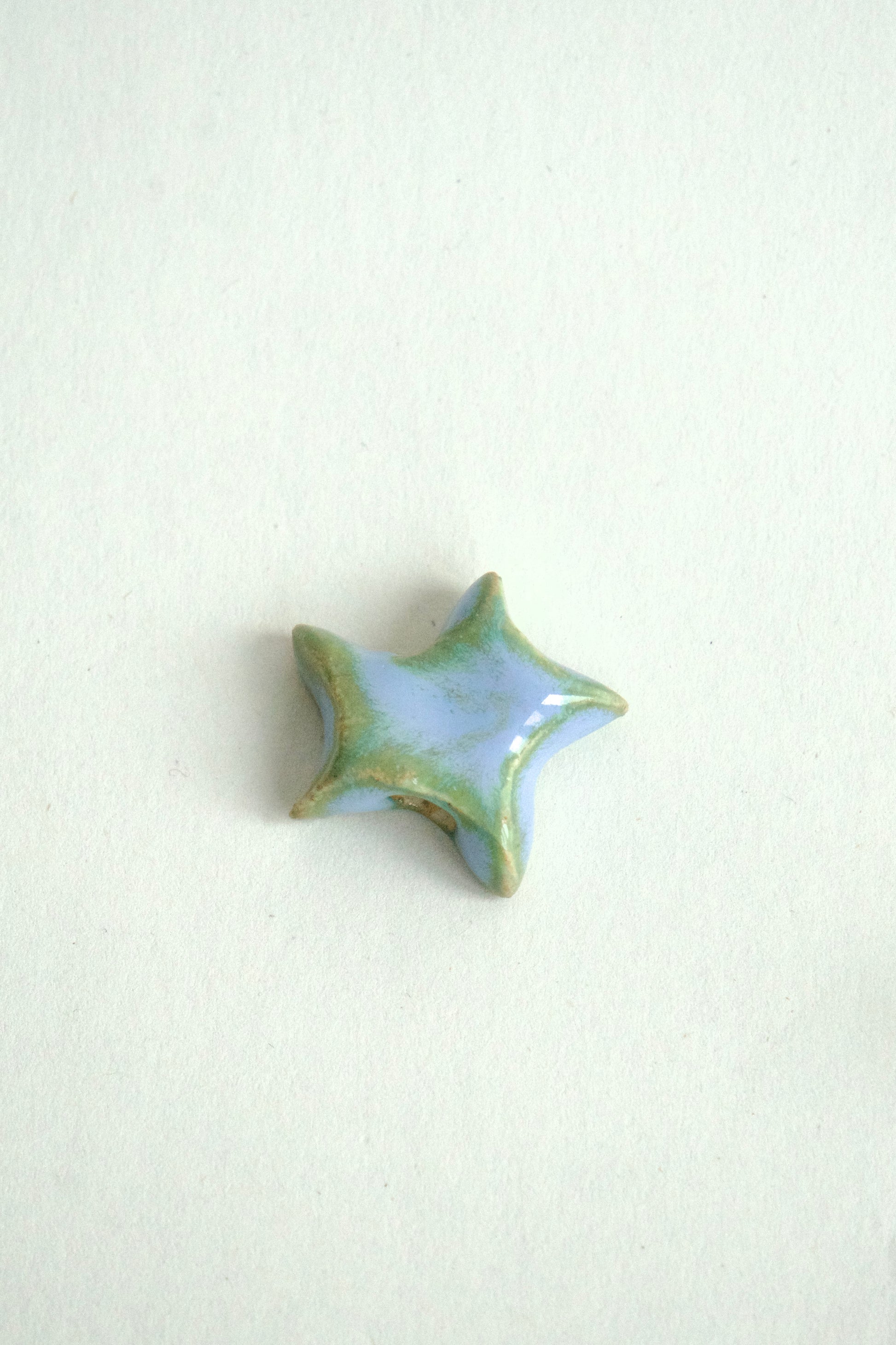 Charm ceramic stea handmade albastru